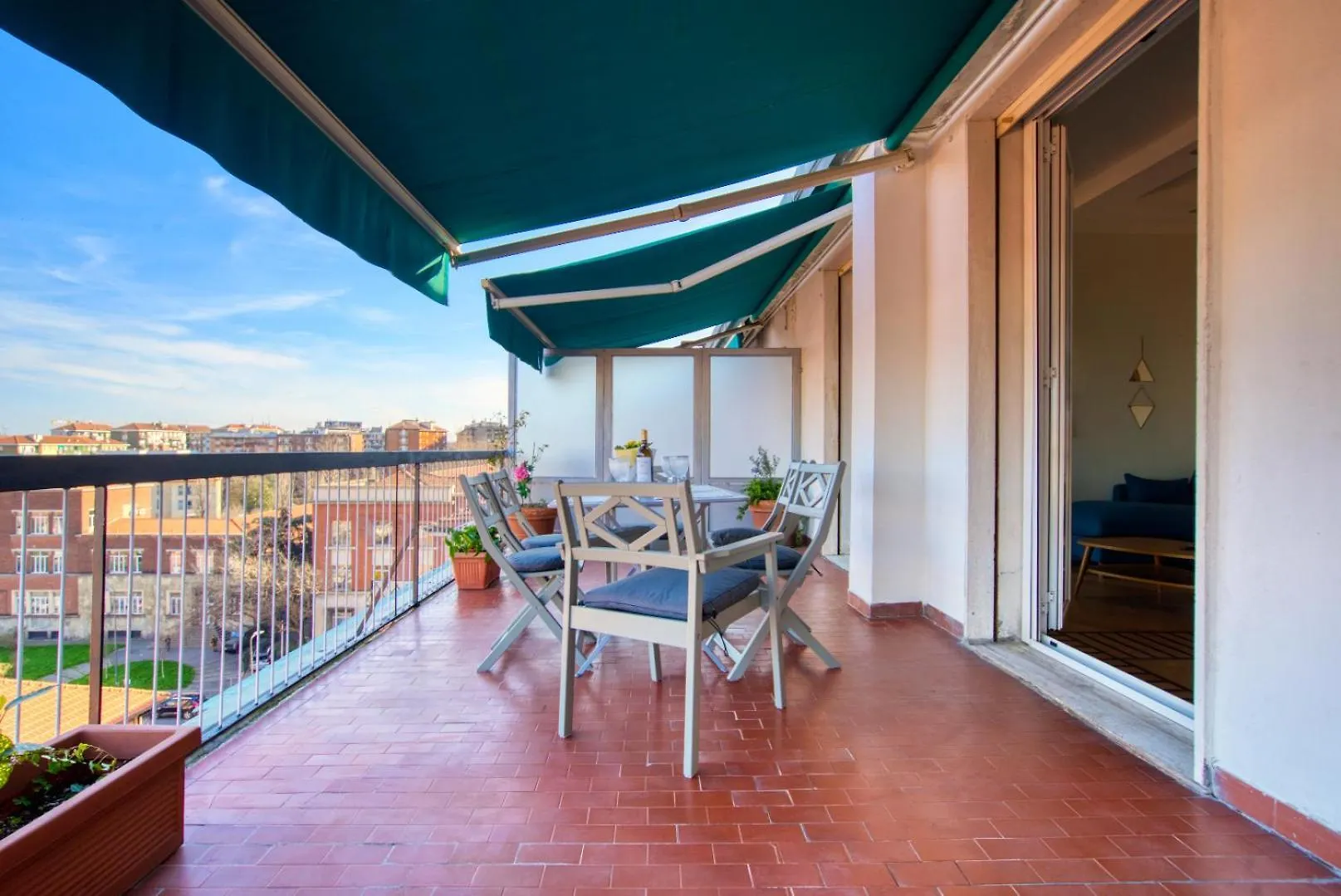 Spacious Penthouse With Panoramic Terrace - 20 Minutes From Duomo Milan Apartment
