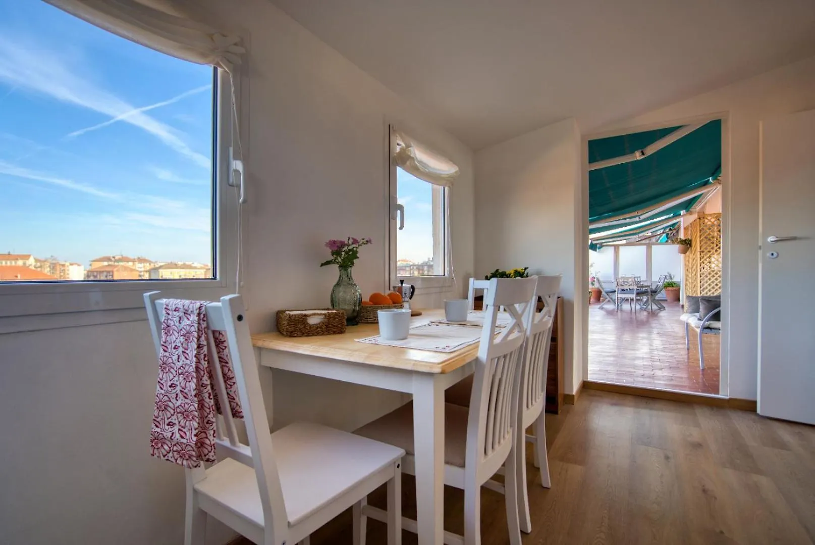 Apartment Spacious Penthouse With Panoramic Terrace - 20 Minutes From Duomo Milan