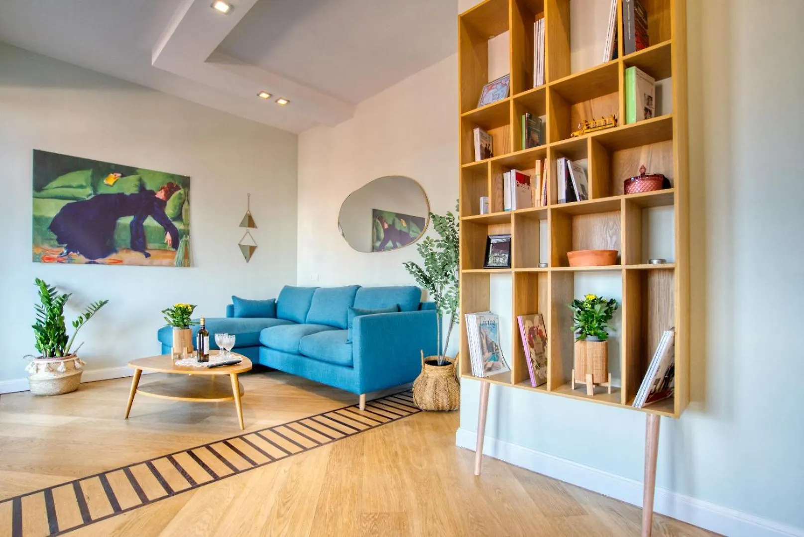 Spacious Penthouse With Panoramic Terrace - 20 Minutes From Duomo contacts