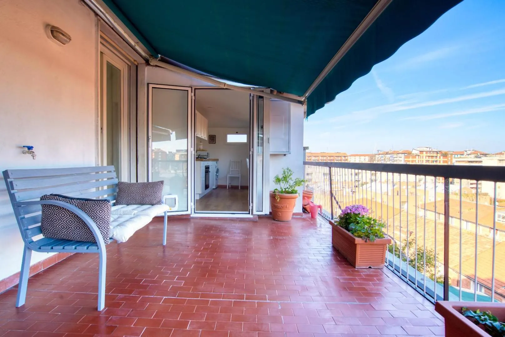 Apartment Spacious Penthouse With Panoramic Terrace - 20 Minutes From Duomo Milan