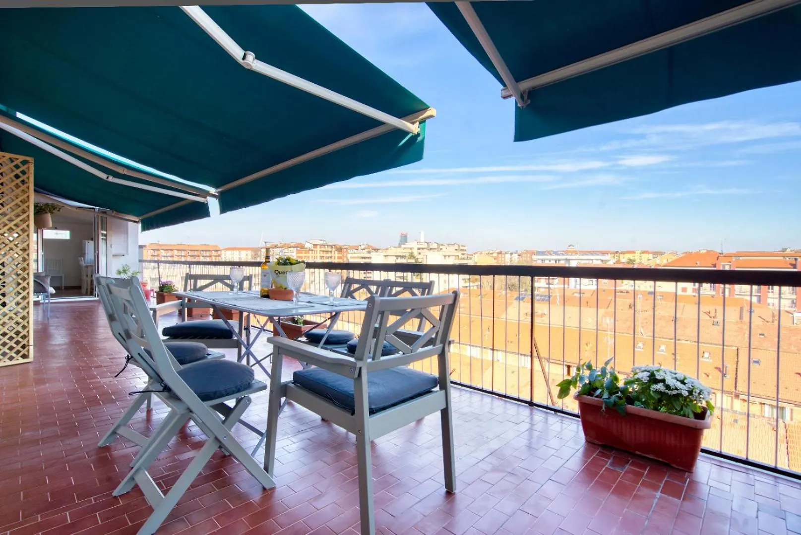 Spacious Penthouse With Panoramic Terrace - 20 Minutes From Duomo Milan Italy