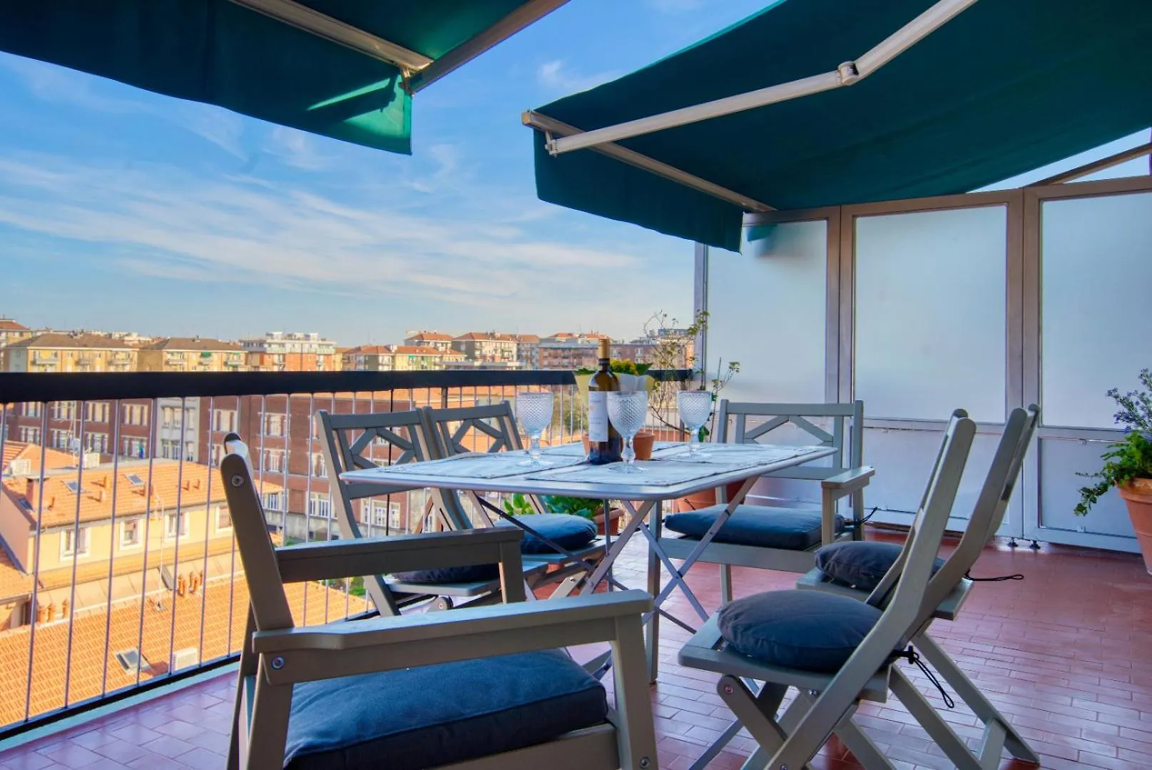 Spacious Penthouse With Panoramic Terrace - 20 Minutes From Duomo Milan 0*,