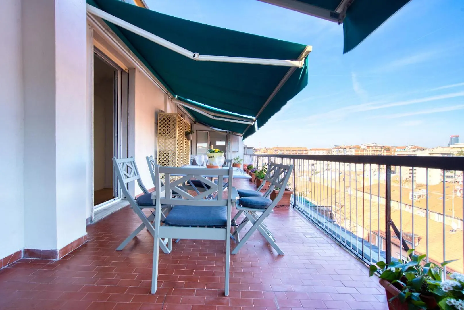 Apartment Spacious Penthouse With Panoramic Terrace - 20 Minutes From Duomo Milan